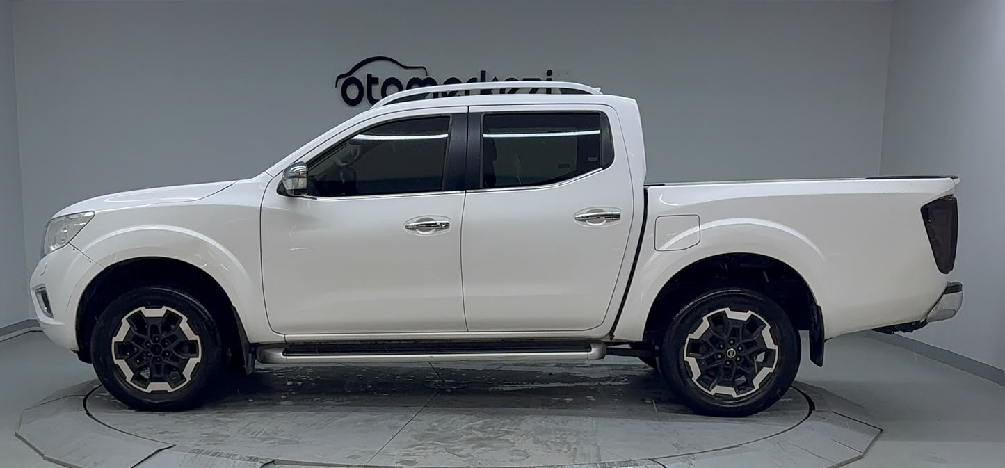 NISSAN NAVARA 7